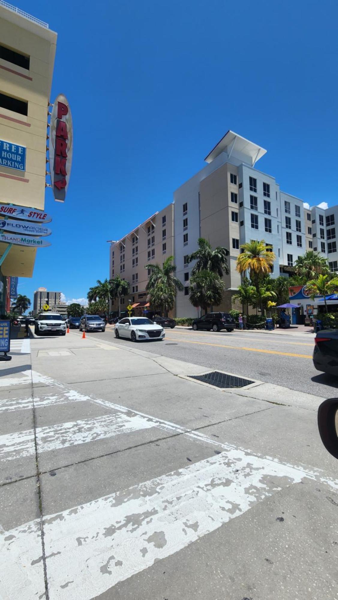 Dream Vacation Lovely Condo Minutes From Beach King Bed Heated Pool Gym Clearwater Exterior photo